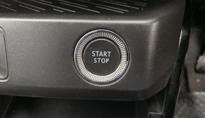 2022 Renault Kiger RXT (O) AMT DUAL TONE, Petrol, Automatic, 35,608 km, Keyless Start/ Stop Button