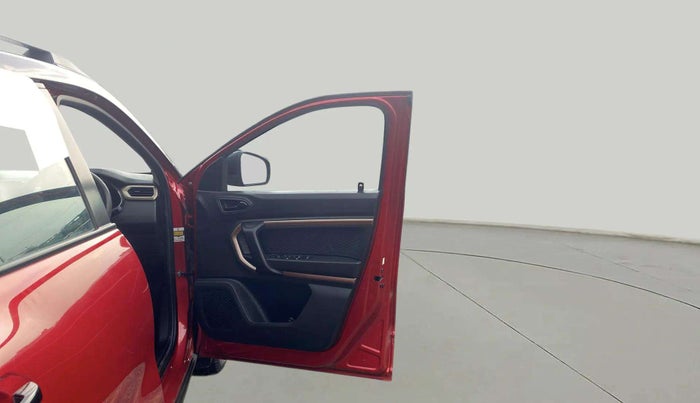 2022 Renault Kiger RXT (O) AMT DUAL TONE, Petrol, Automatic, 35,608 km, RHS Front Door