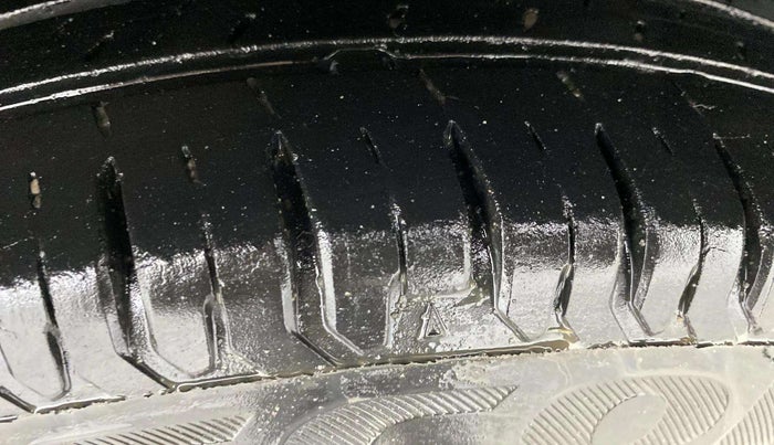 2019 Maruti Swift VDI AMT, Diesel, Automatic, 36,863 km, Right Rear Tyre Tread