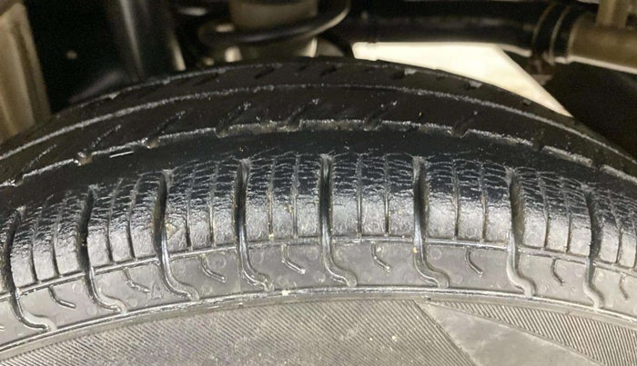 2016 Maruti Alto 800 LXI, Petrol, Manual, 67,612 km, Left Rear Tyre Tread