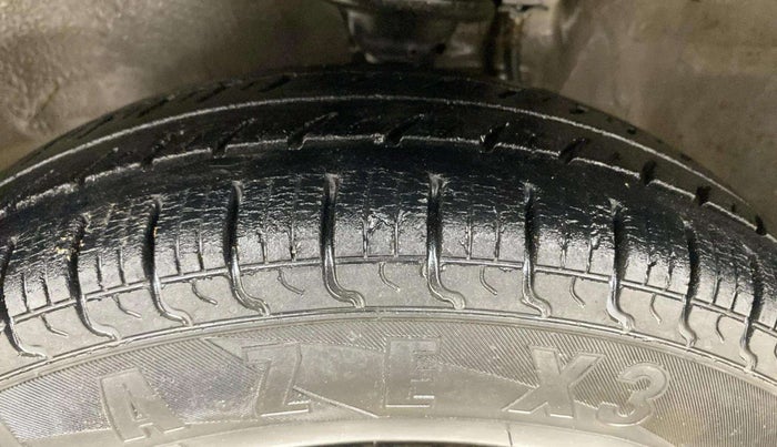 2016 Maruti Alto 800 LXI, Petrol, Manual, 67,612 km, Left Front Tyre Tread