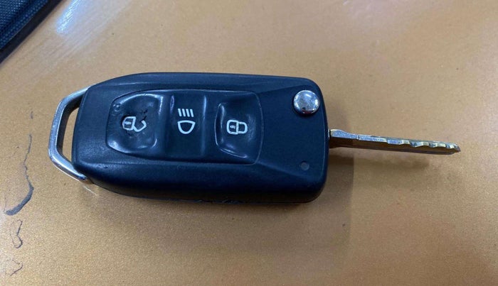 2016 Tata Tiago XZ PETROL, Petrol, Manual, 51,192 km, Key Close Up