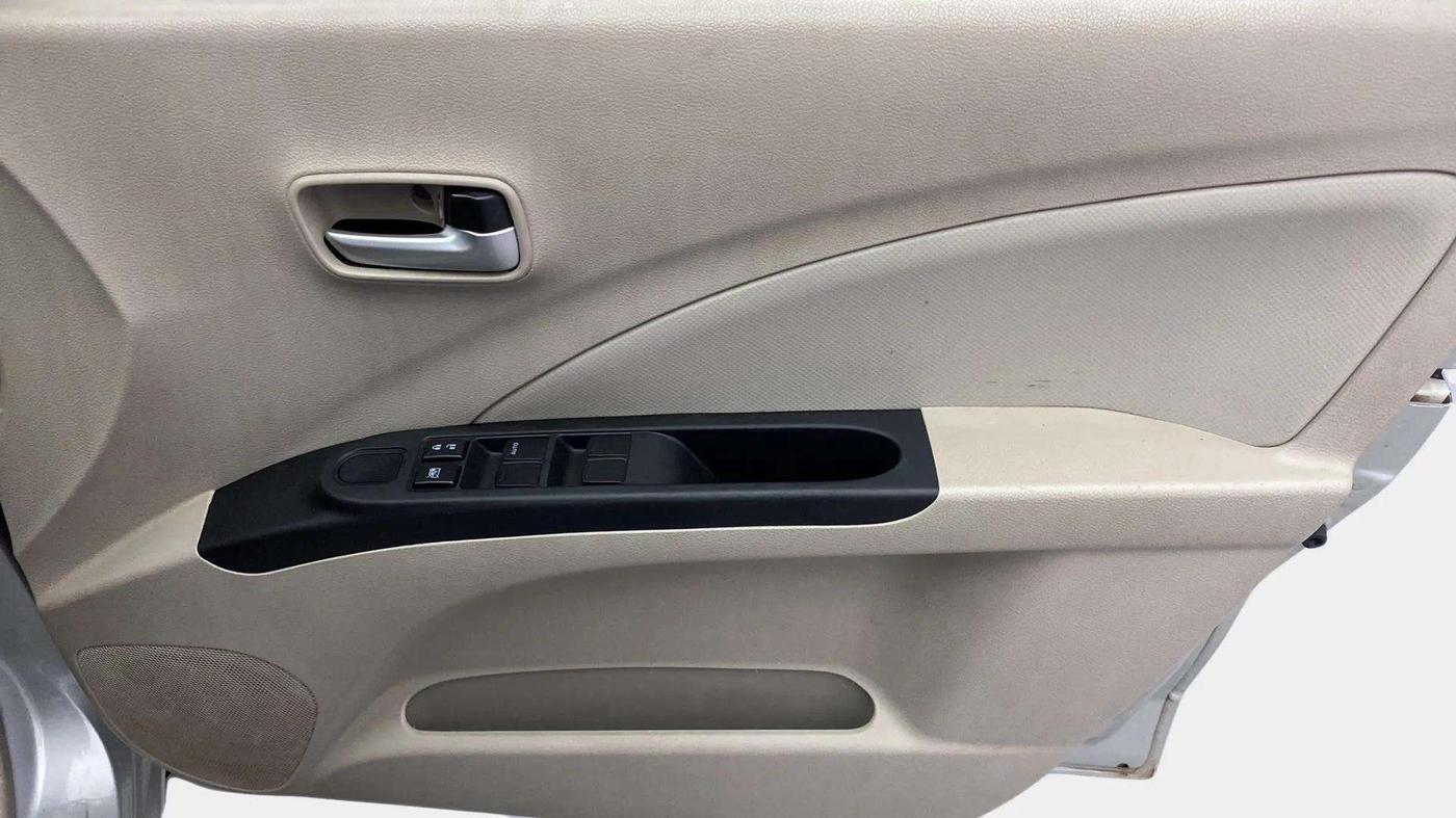 2018 Maruti Celerio VXI CNG, CNG, Manual, 86,110 km, Driver Side Door Panels Control