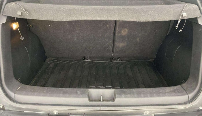 2022 Nissan MAGNITE XV MT, Petrol, Manual, 39,254 km, Boot Inside