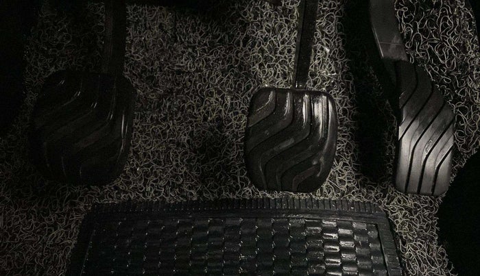 2022 Nissan MAGNITE XV MT, Petrol, Manual, 39,254 km, Pedals