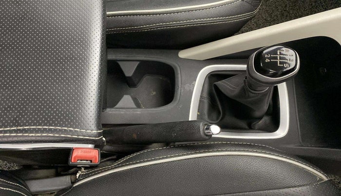 2022 Nissan MAGNITE XV MT, Petrol, Manual, 39,254 km, Gear Lever