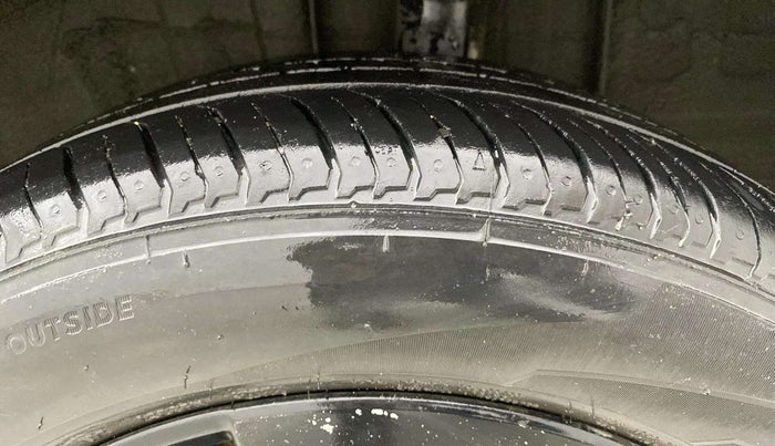 2022 Nissan MAGNITE XV MT, Petrol, Manual, 39,254 km, Left Rear Tyre Tread