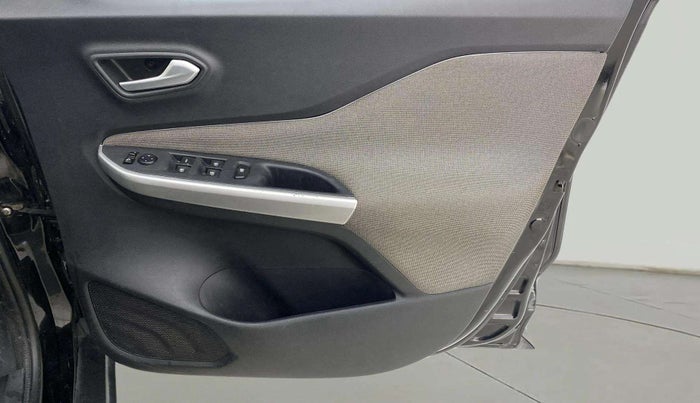 2022 Nissan MAGNITE XV MT, Petrol, Manual, 39,254 km, Driver Side Door Panels Control