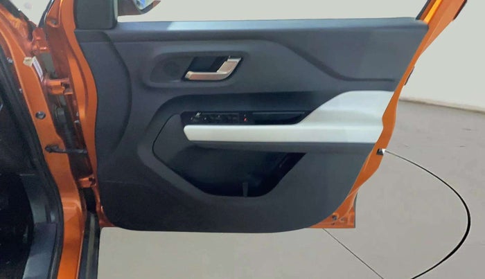 2021 Tata PUNCH CREATIVE  1.2 RTN DUAL TONE, Petrol, Manual, 10,538 km, Driver Side Door Panels Control