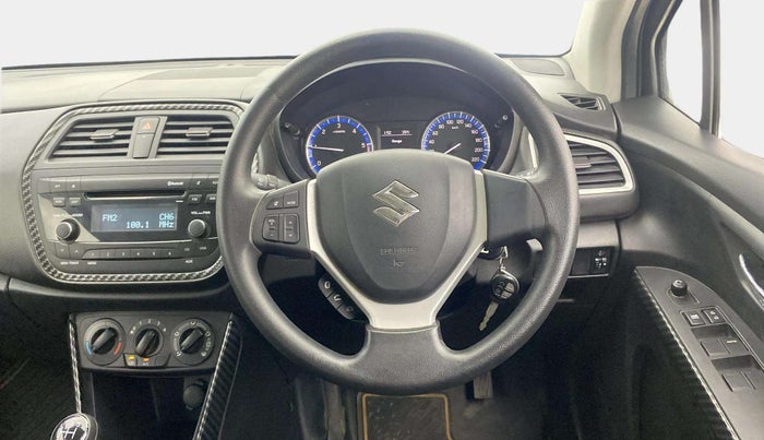 2016 Maruti S Cross DELTA 1.3, Diesel, Manual, 68,117 km, Steering Wheel Close Up