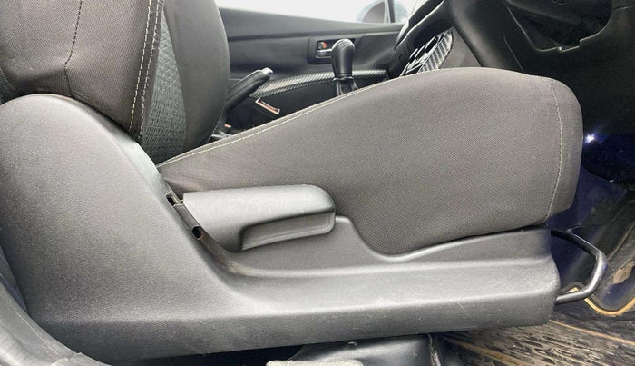 2016 Maruti S Cross DELTA 1.3, Diesel, Manual, 68,117 km, Driver Side Adjustment Panel
