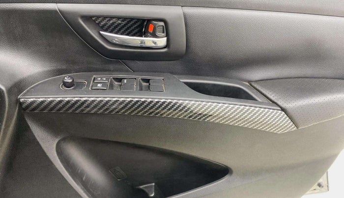 2016 Maruti S Cross DELTA 1.3, Diesel, Manual, 68,117 km, Driver Side Door Panels Control