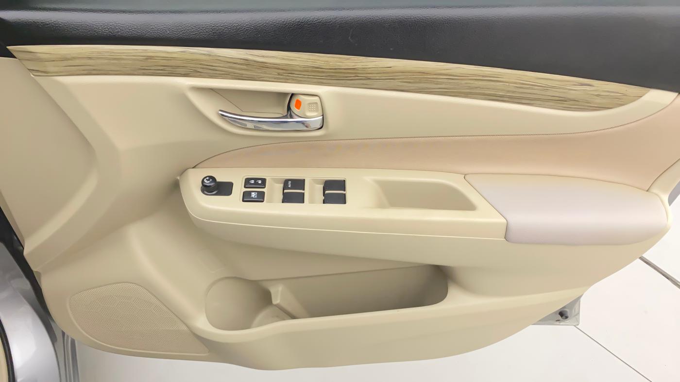 2020 Maruti Ciaz SIGMA 1.5 SHVS MT  PETROL, Petrol, Manual, 67,336 km, Driver Side Door Panels Control