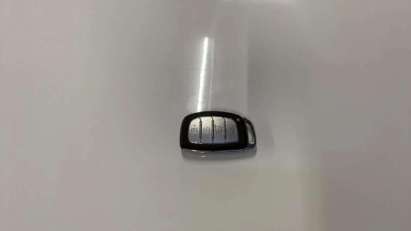 2023 Hyundai VENUE N LINE N6 1.0 TURBO DCT, Petrol, Automatic, 25,254 km, Key Close Up
