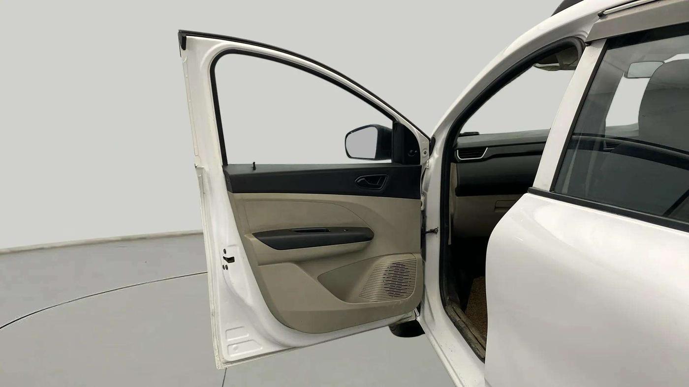 2020 Renault TRIBER RXL MT, Petrol, Manual, 59,256 km, LHS Front Door