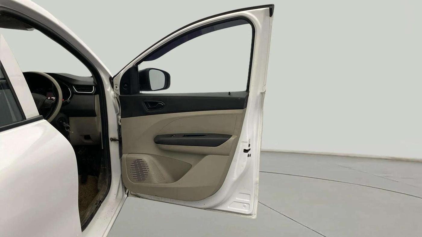 2020 Renault TRIBER RXL MT, Petrol, Manual, 59,256 km, RHS Front Door