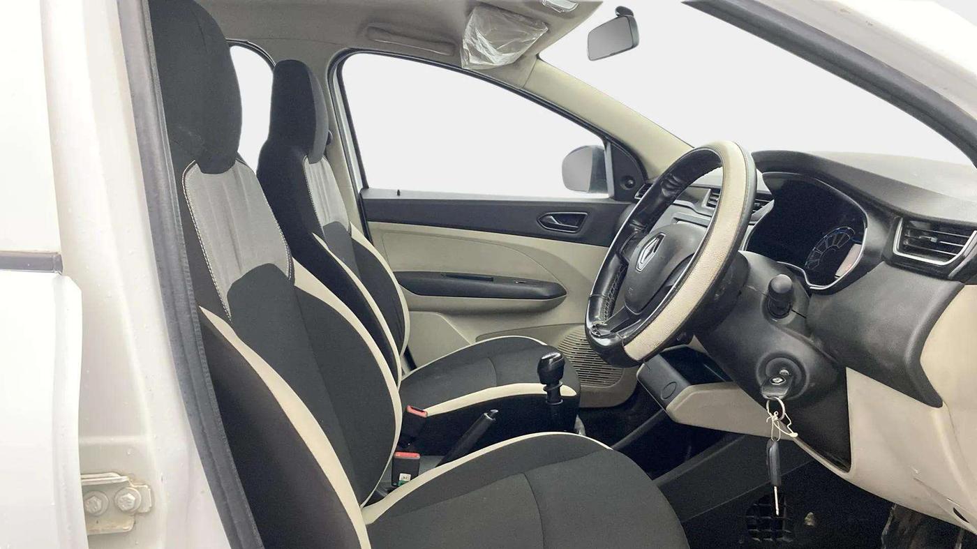 2020 Renault TRIBER RXL MT, Petrol, Manual, 59,256 km, Right Side Front Door Cabin