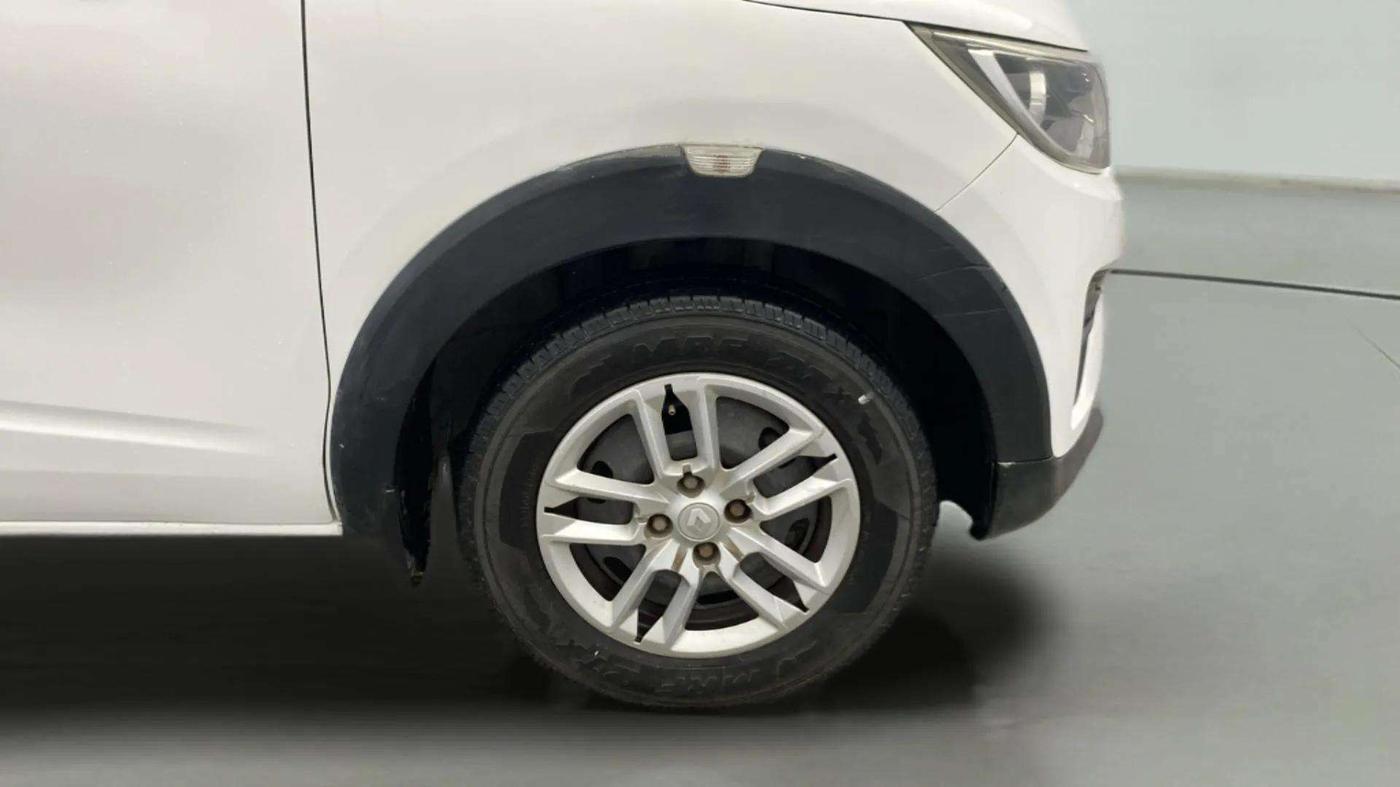 2020 Renault TRIBER RXL MT, Petrol, Manual, 59,256 km, Right Front Wheel