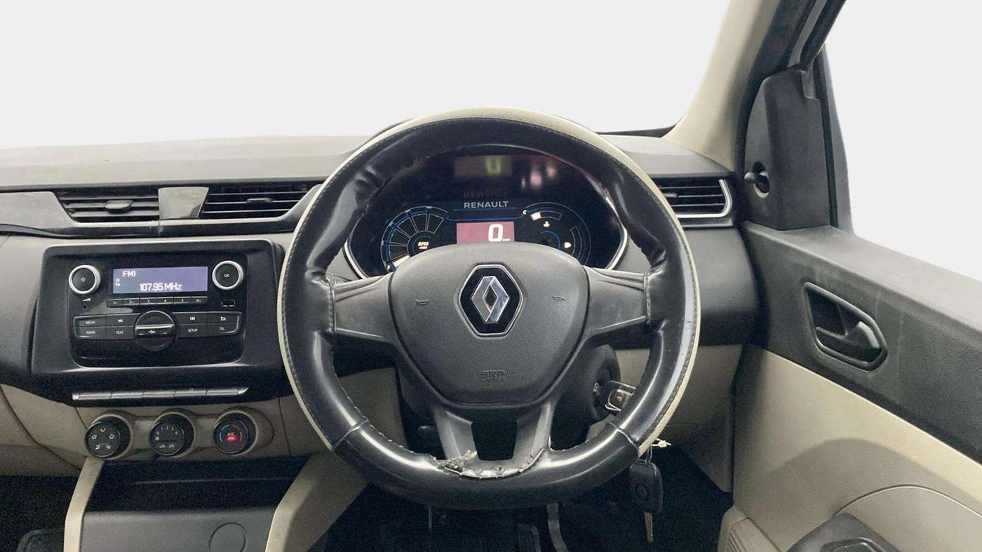 2020 Renault TRIBER RXL MT, Petrol, Manual, 59,256 km, Steering Wheel Close Up