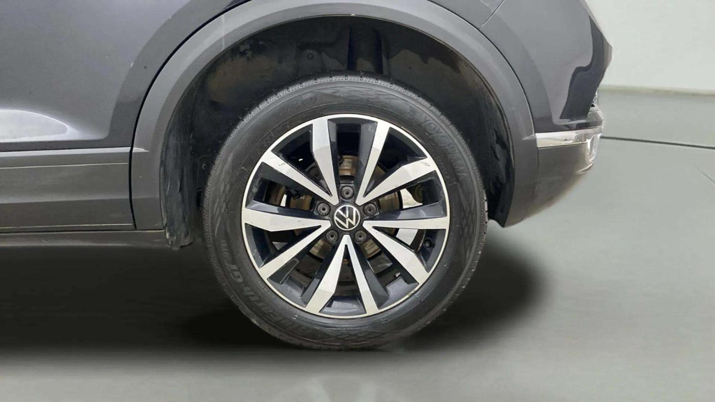 2021 Volkswagen T-ROC 1.5 TSI AT, Petrol, Automatic, 27,399 km, Left Rear Wheel