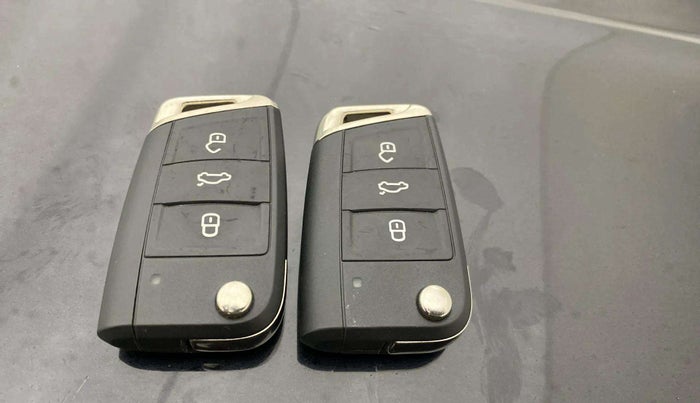 2021 Volkswagen T-ROC 1.5 TSI AT, Petrol, Automatic, 27,010 km, Key Close Up