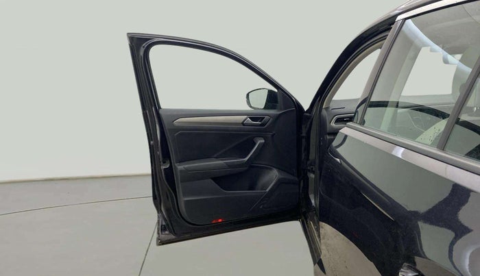 2021 Volkswagen T-ROC 1.5 TSI AT, Petrol, Automatic, 27,010 km, LHS Front Door