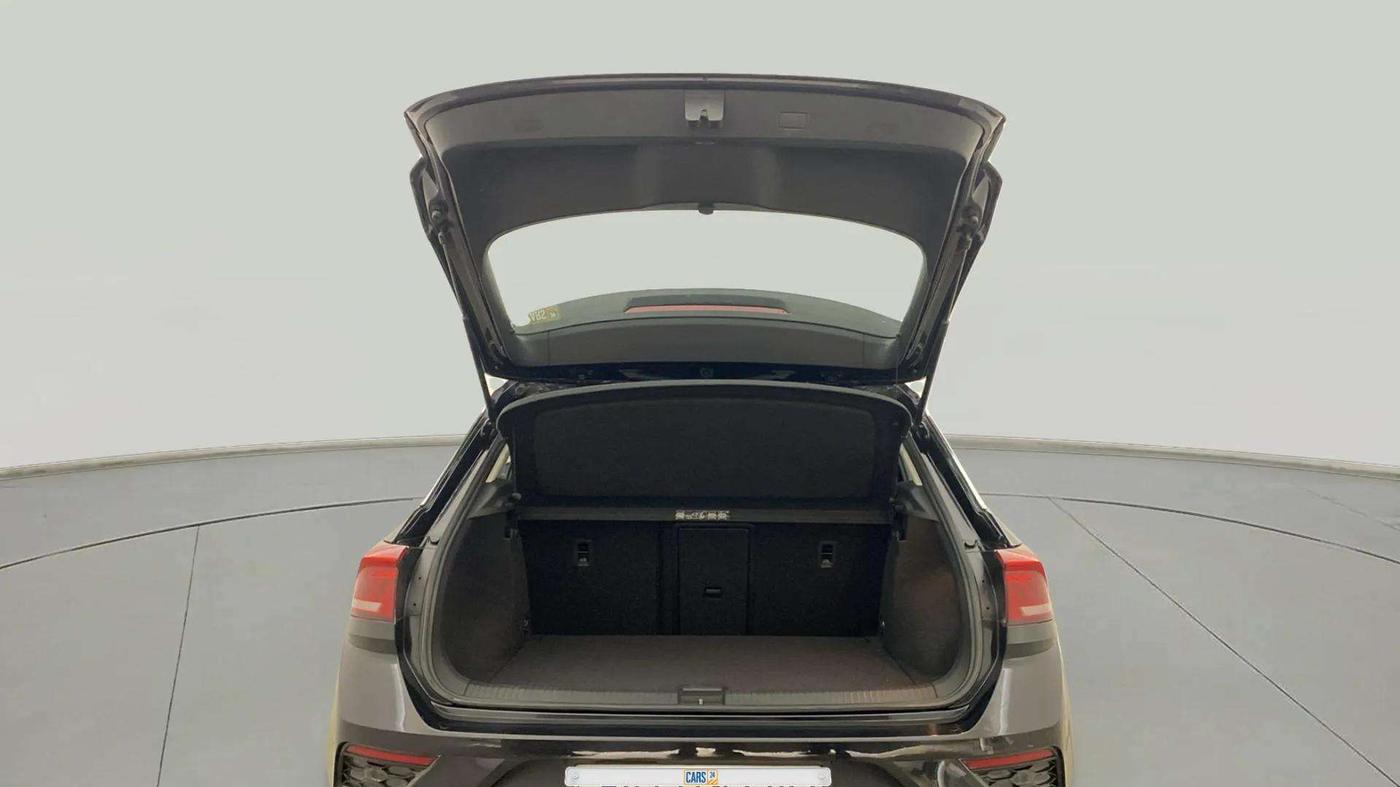 2021 Volkswagen T-ROC 1.5 TSI AT, Petrol, Automatic, 27,399 km, Boot Open Zoomed View