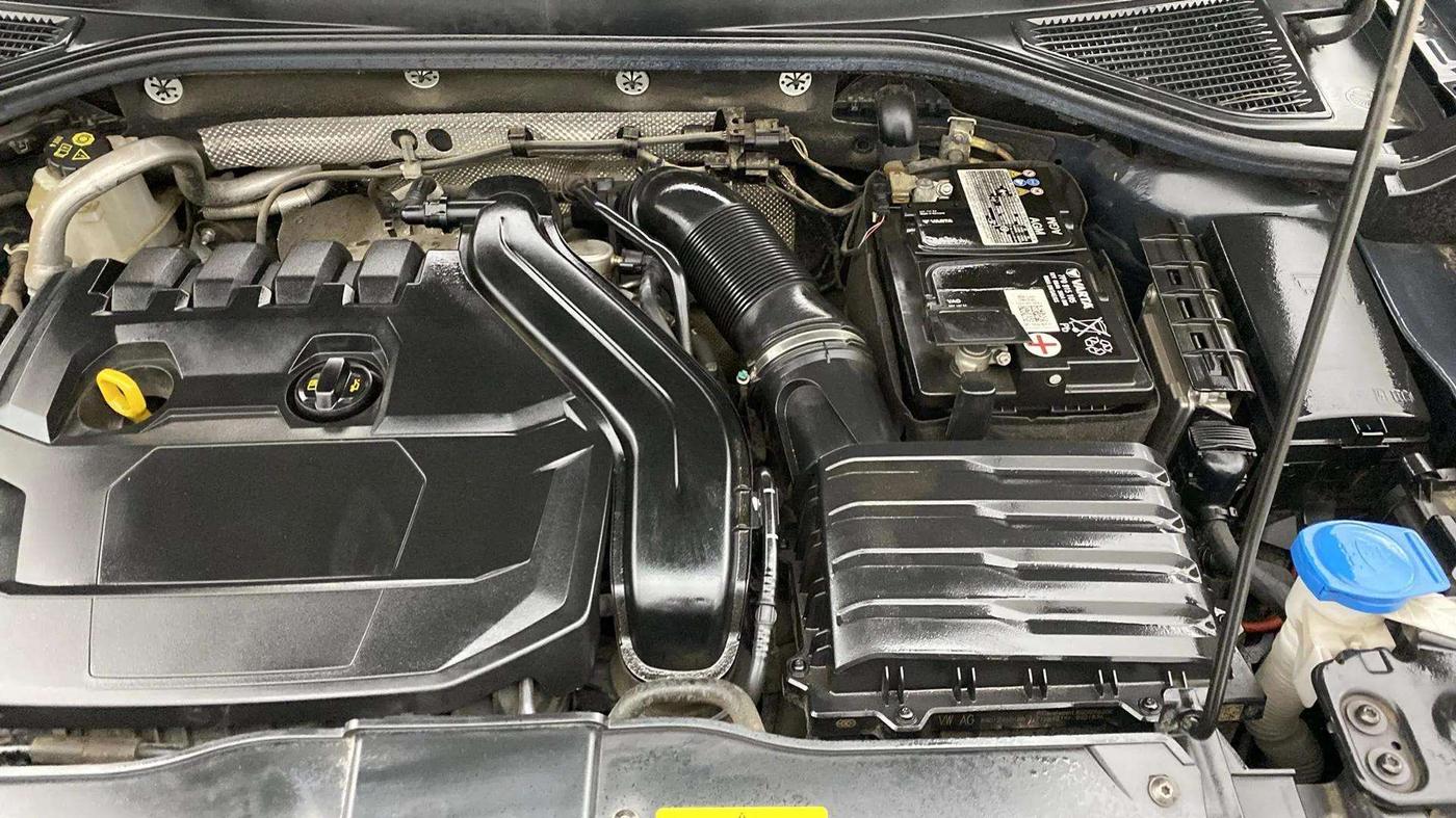 2021 Volkswagen T-ROC 1.5 TSI AT, Petrol, Automatic, 27,399 km, Engine View - Left