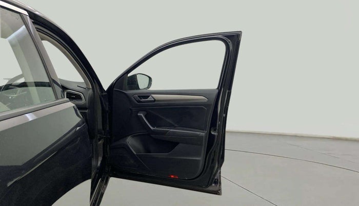 2021 Volkswagen T-ROC 1.5 TSI AT, Petrol, Automatic, 27,010 km, RHS Front Door