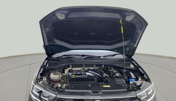 2021 Volkswagen T-ROC 1.5 TSI AT, Petrol, Automatic, 27,010 km, Open Bonet
