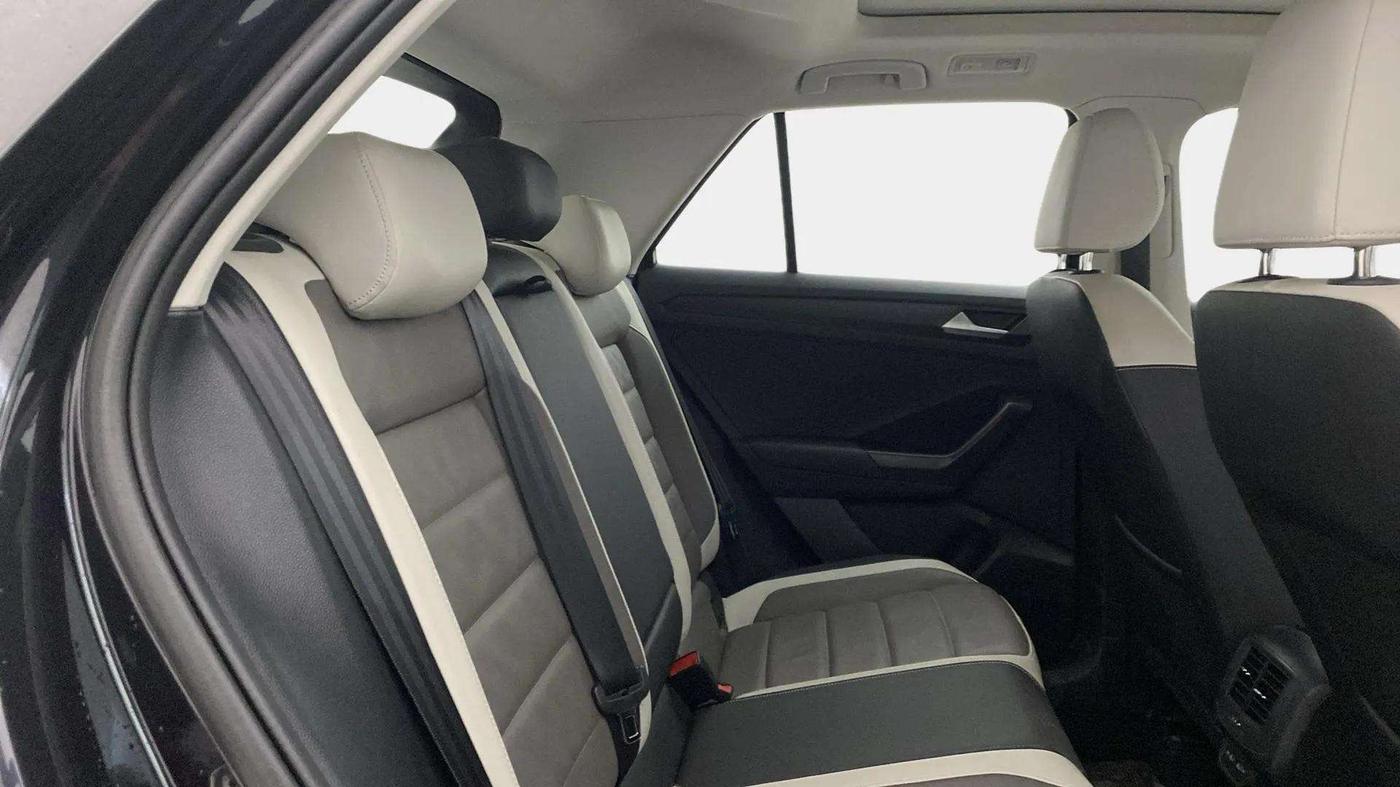 2021 Volkswagen T-ROC 1.5 TSI AT, Petrol, Automatic, 27,399 km, Right Side Rear Door Cabin