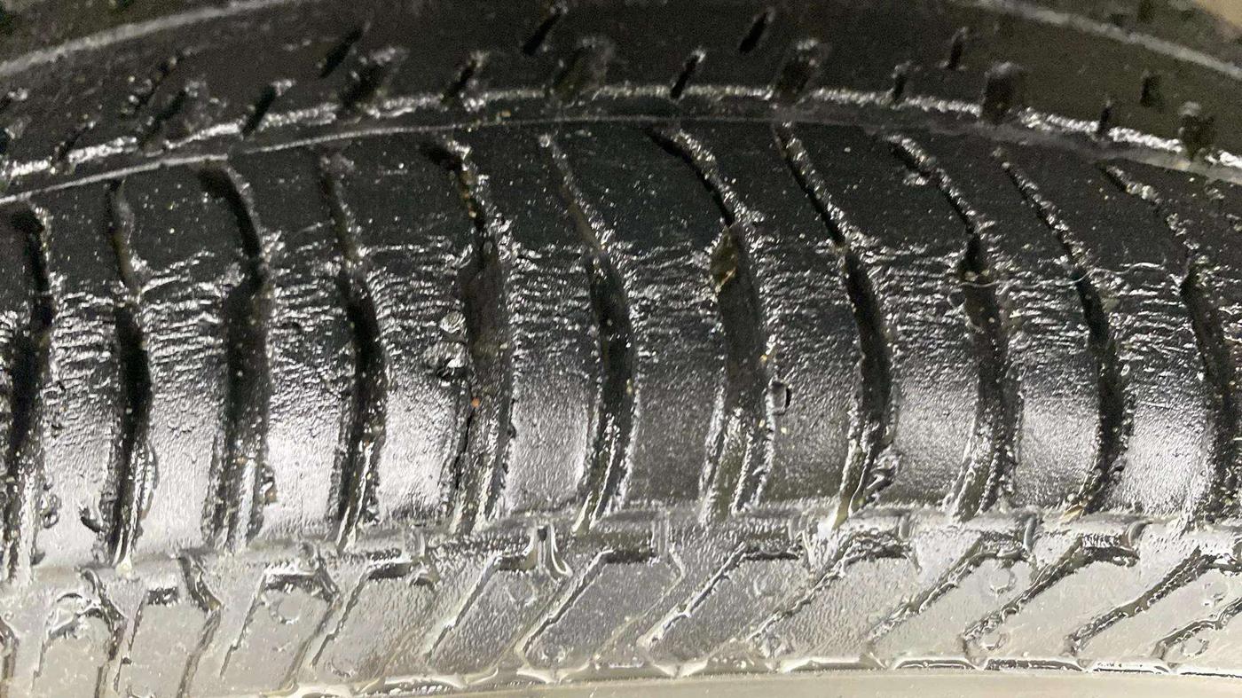 2018 Maruti Alto K10 VXI, Petrol, Manual, 45,830 km, Left Front Tyre Tread