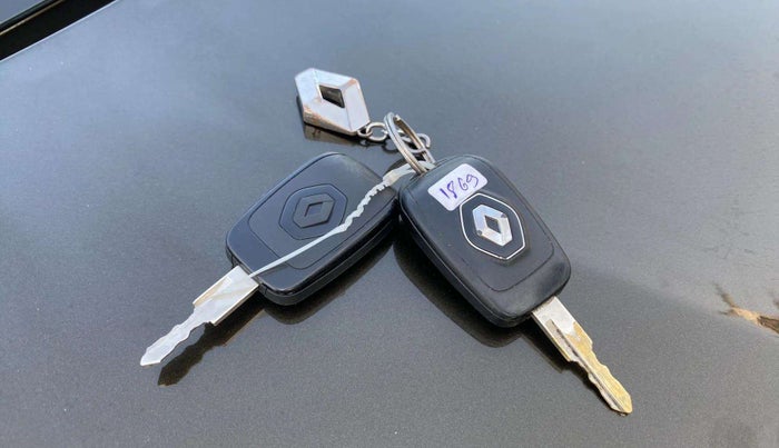 2021 Renault Kwid RXL, Petrol, Manual, 30,087 km, Key Close Up
