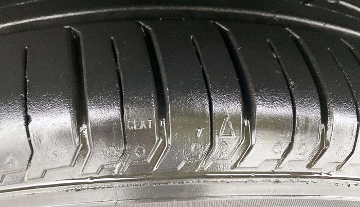 2020 Hyundai NEW I20 ASTA 1.2 AT, Petrol, Automatic, 35,948 km, Left Front Tyre Tread