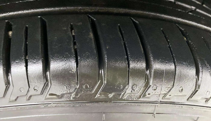 2020 Hyundai NEW I20 ASTA 1.2 AT, Petrol, Automatic, 35,948 km, Right Front Tyre Tread