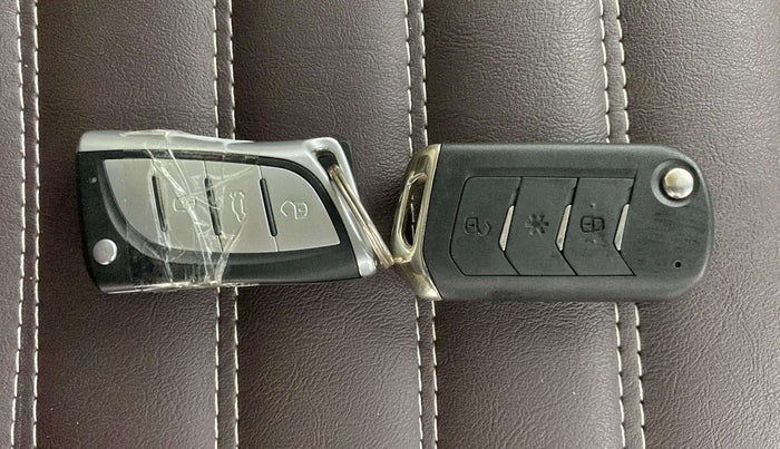 2022 Mahindra Bolero B6 (O), Diesel, Manual, 29,166 km, Key Close Up