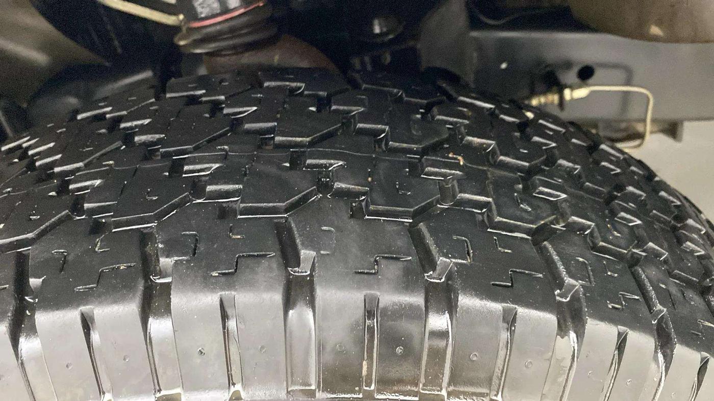 2022 Mahindra Bolero B6 (O), Diesel, Manual, 29,166 km, Left Front Tyre Tread