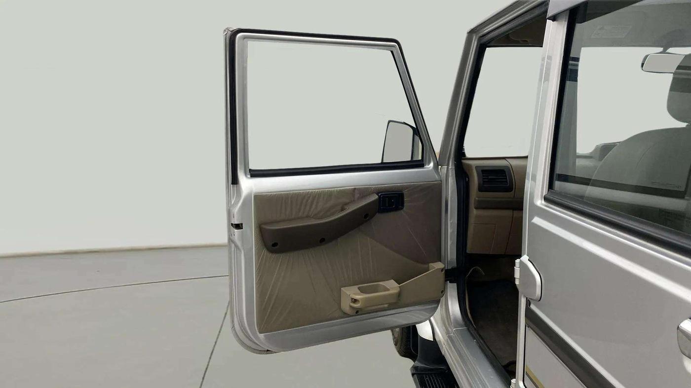 2022 Mahindra Bolero B6 (O), Diesel, Manual, 29,166 km, LHS Front Door
