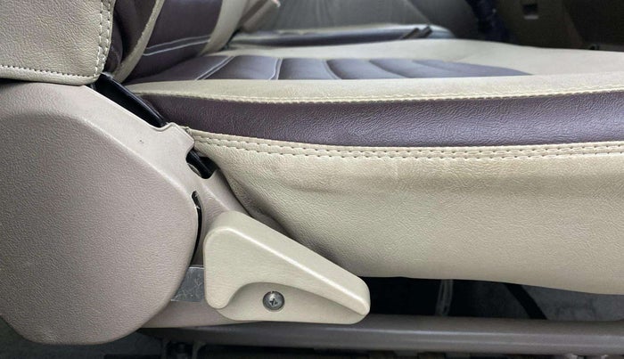 2022 Mahindra Bolero B6 (O), Diesel, Manual, 29,166 km, Driver Side Adjustment Panel