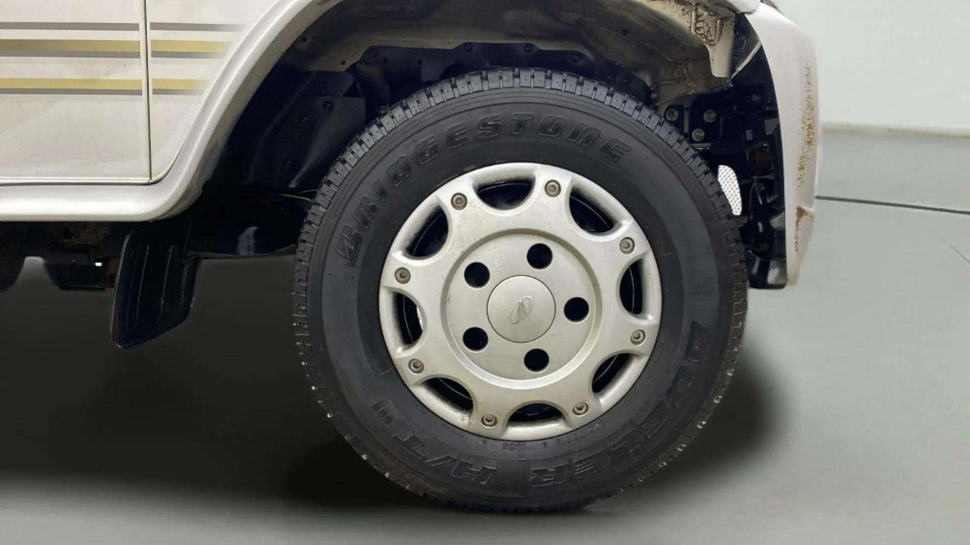 2022 Mahindra Bolero B6 (O), Diesel, Manual, 29,166 km, Right Front Wheel