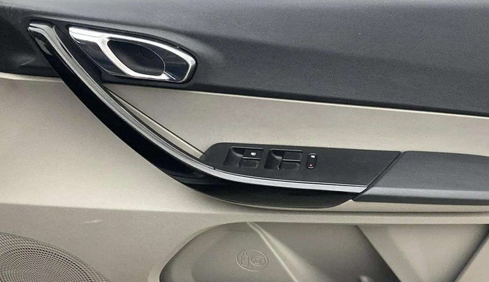 2019 Tata Tiago XZA PETROL, Petrol, Automatic, 43,483 km, Driver Side Door Panels Control