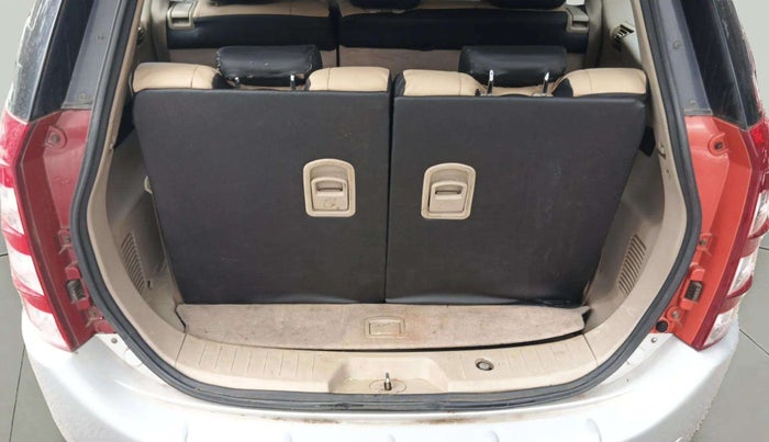 2015 Mahindra XUV500 W10, Diesel, Manual, 1,70,000 km, Boot Open Zoomed View