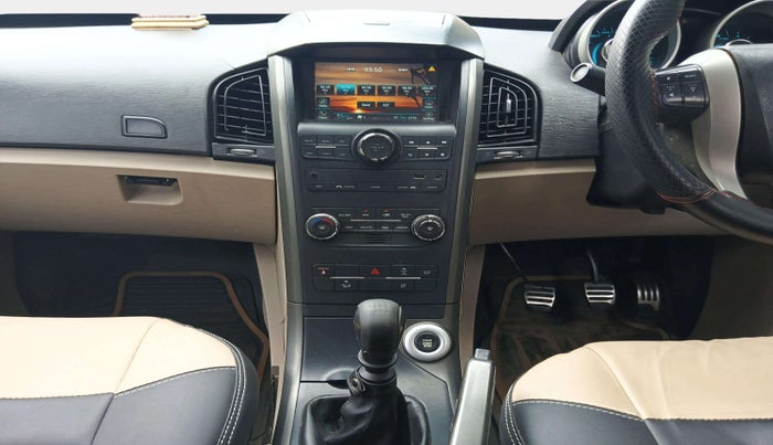 2015 Mahindra XUV500 W10, Diesel, Manual, 1,70,000 km, Air Conditioner