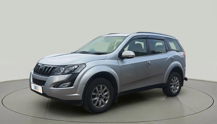 2015 Mahindra XUV500 W10, Diesel, Manual, 1,70,000 km, Left Front Diagonal