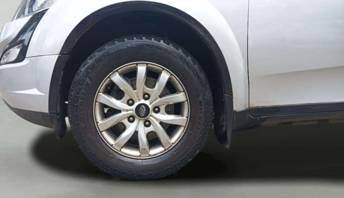 2015 Mahindra XUV500 W10, Diesel, Manual, 1,70,000 km, Left Front Wheel