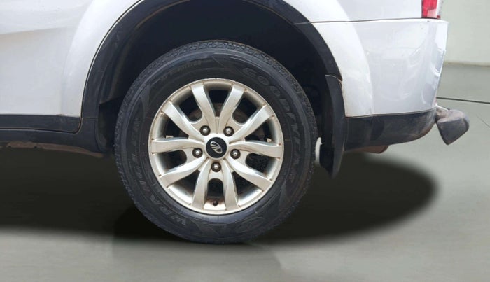 2015 Mahindra XUV500 W10, Diesel, Manual, 1,70,000 km, Left Rear Wheel