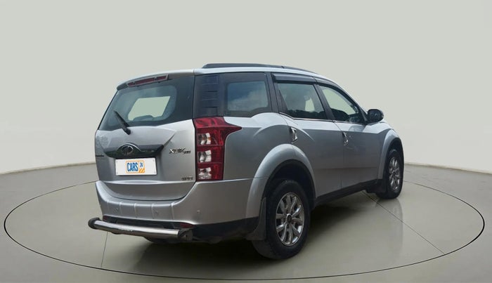 2015 Mahindra XUV500 W10, Diesel, Manual, 1,70,000 km, Right Back Diagonal