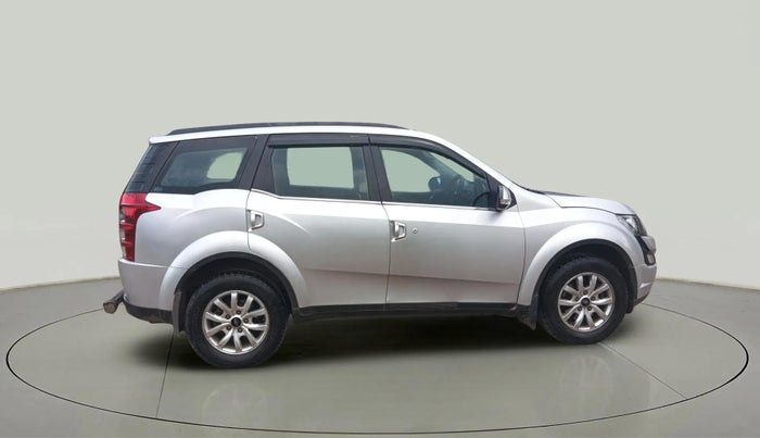 2015 Mahindra XUV500 W10, Diesel, Manual, 1,70,000 km, Right Side View