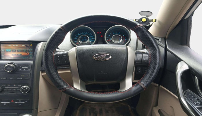 2015 Mahindra XUV500 W10, Diesel, Manual, 1,70,000 km, Steering Wheel Close Up