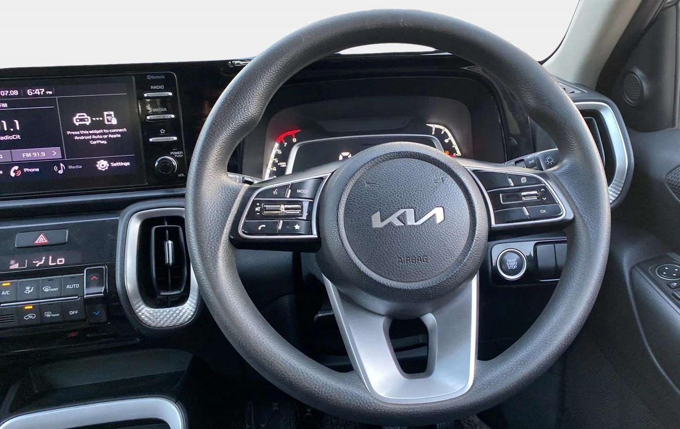 2021 KIA SONET HTK PLUS 1.0 IMT, Petrol, Manual, 1,07,370 km, Steering Wheel Close Up
